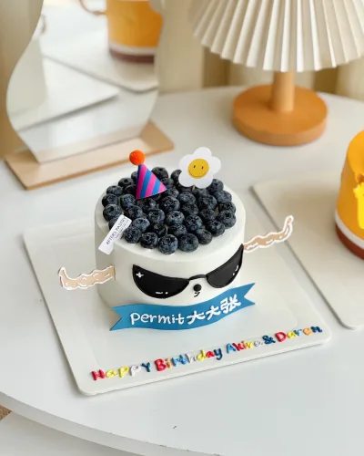 Muscular Gym Cake – Unique shop opening gift with bold design and premium flavors