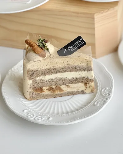 Earl Grey Caramel Slice Cake with smooth caramel glaze and tea-infused sponge