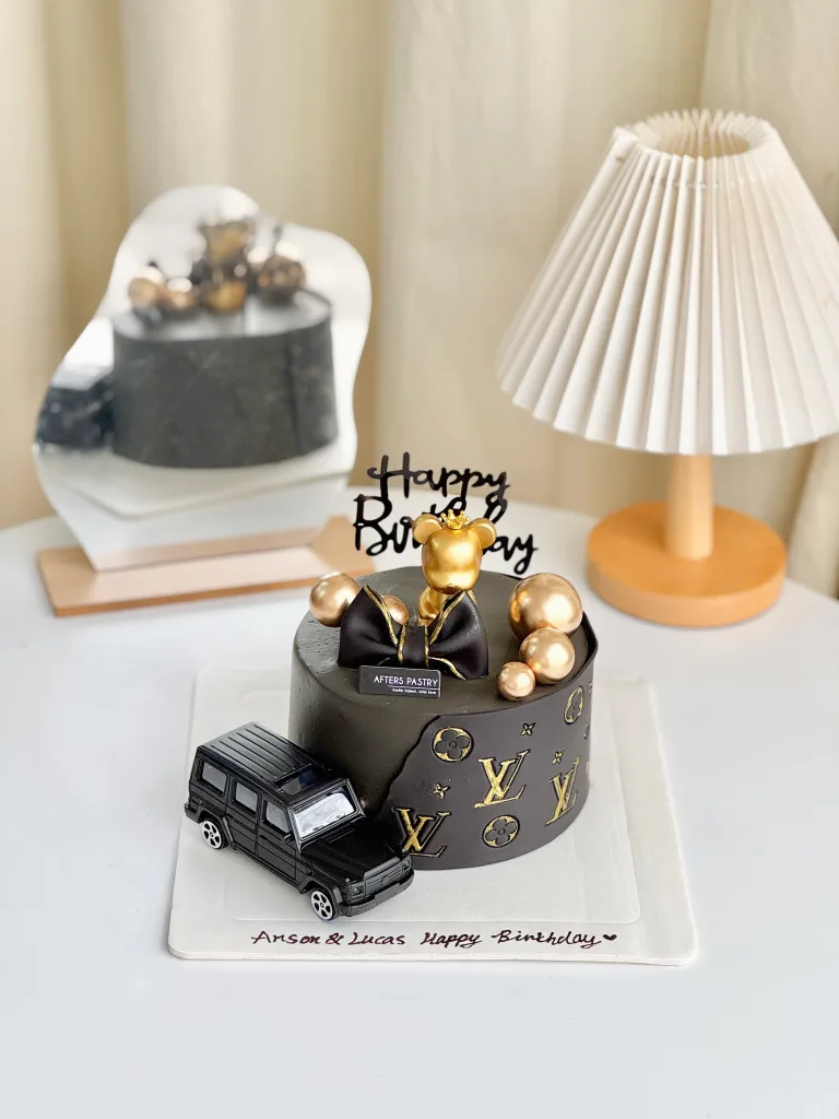 LV Louis Vuitton Customized Cake – Luxury Celebration Design