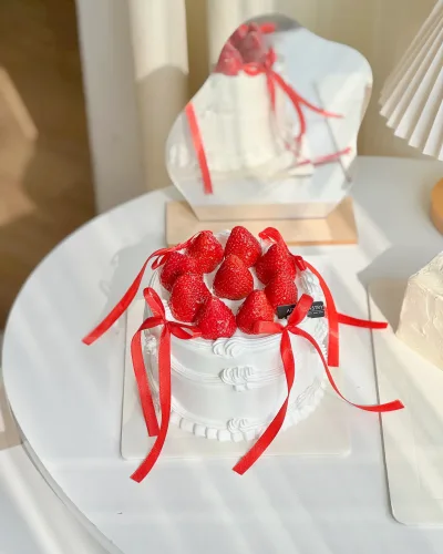 Customized Strawberry Cake – Perfect for birthday theme and birthday parties