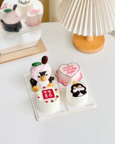 Penguin Mini Cake – Money Customized Cake with Cash Pull Design Johor Bahru